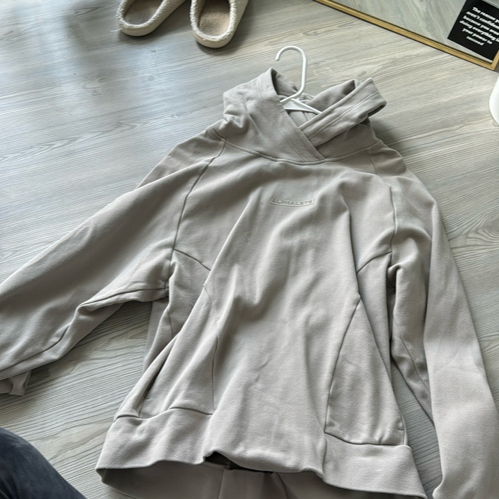Alphalete hoodie